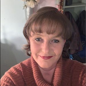 Meet your Posher, Leigh ellen